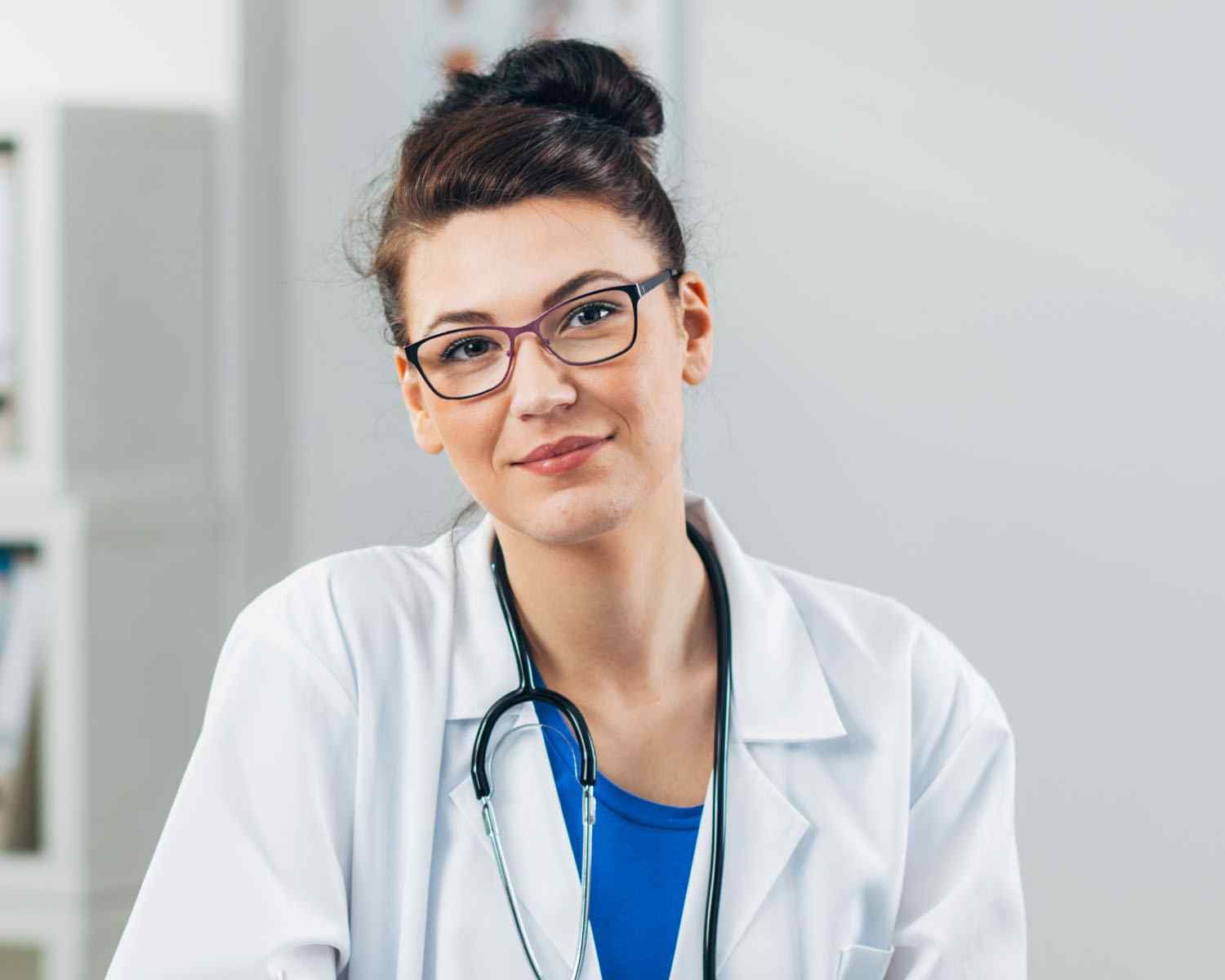 https://talentquestor.com/wp-content/uploads/2023/06/doctor_04_inner.jpg